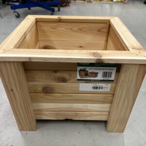 Cedar Planter 15"